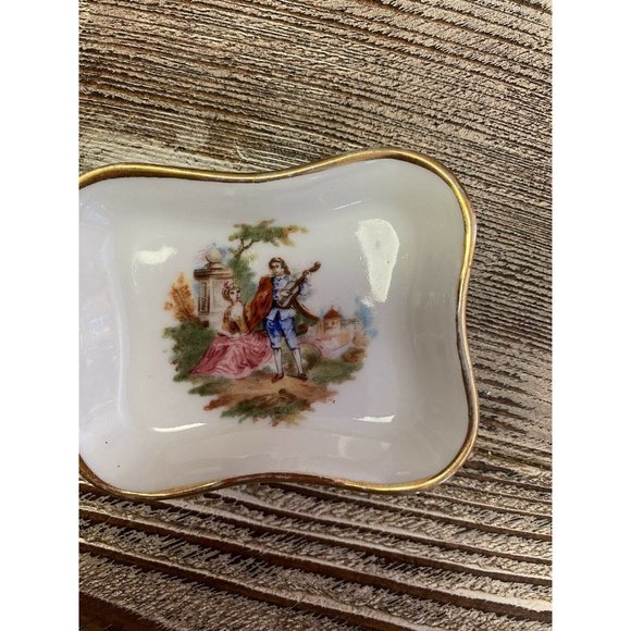 Vintage Limoge Of France Trinket Dish Porcelain Victorian Scene Romance - Picture 3 of 4